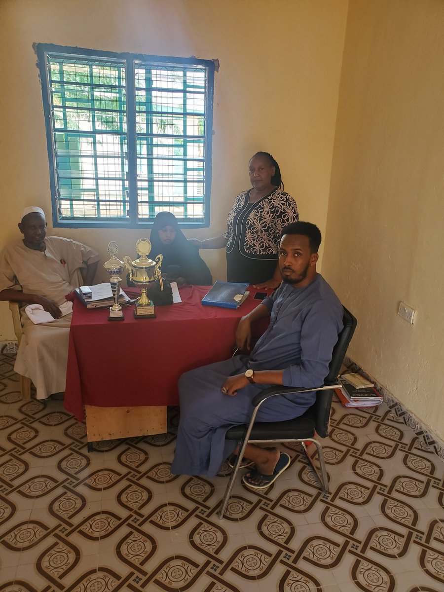 HonHusseinMoha's tweet photo. My campaign pledge for AP good wish in my ward is a 100%Go.
Renovations of classrooms and ECD facilities.
 Soon launching school feeding programme together with my sister Umulkheir Harun Mohamed 
#townshipworking
#garissacounty https://t.co/miyIg2eSLH