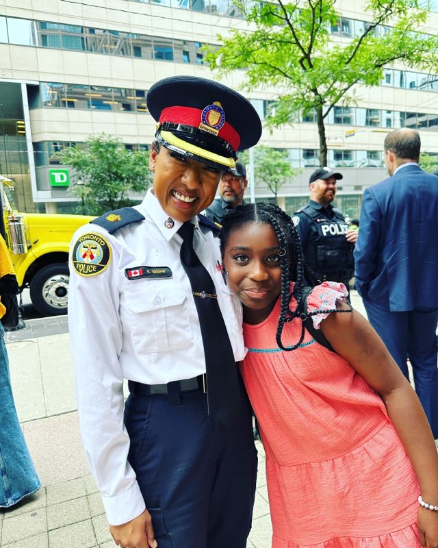 OfficerCarter8's tweet photo. Thanks again to everyone who assisted in the Caribbean Festival Kick Off @TorontoPolice headquarters last Friday and to this amazing young lady for blessing us with her amazing voice! @TPS_CPEU @TPSKellySkinner @wattsy7626 @TPSUrkosky https://t.co/mE5OC8Io1T