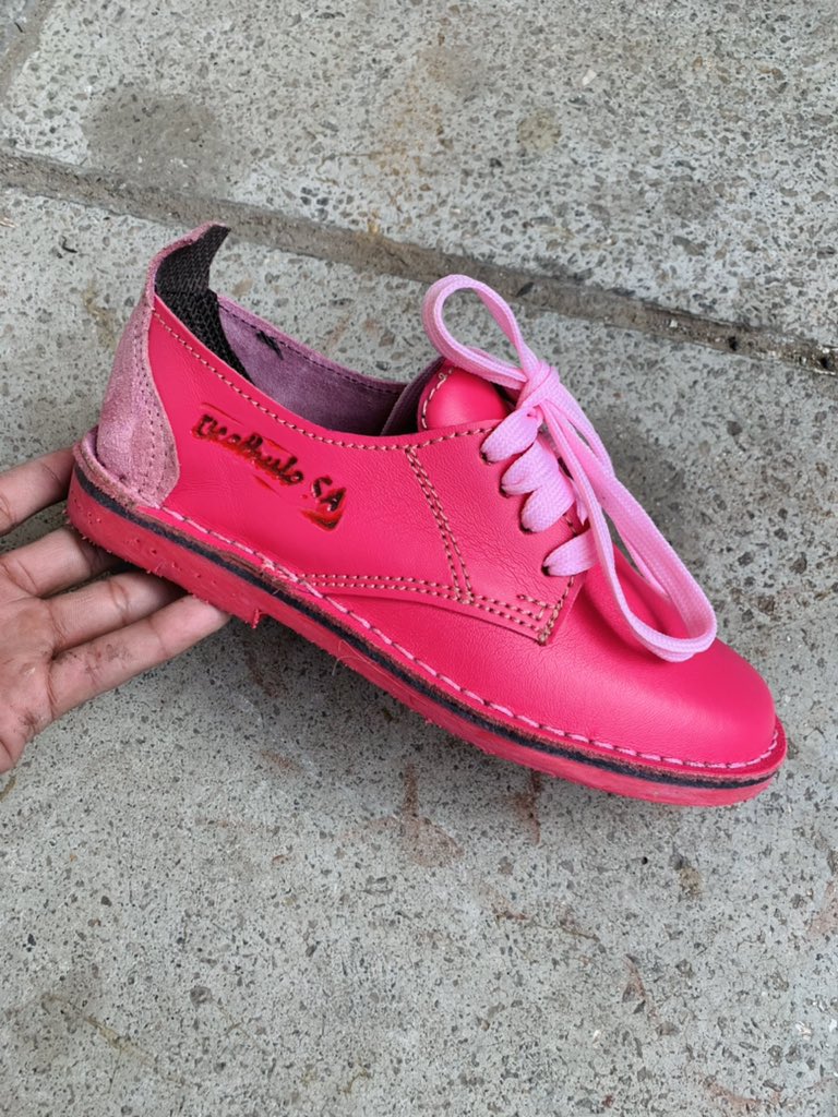 ChrisExcel102's tweet photo. Designed and made by a South African 🇿🇦

Unisex shoes colour combination 😍

📍Johannesburg (we deliver all over SA)
🏷Price: R700 (R800including delivery) 
📱 Whatsaap 076 491 1138 to place and order. https://t.co/oltN5Pv80B