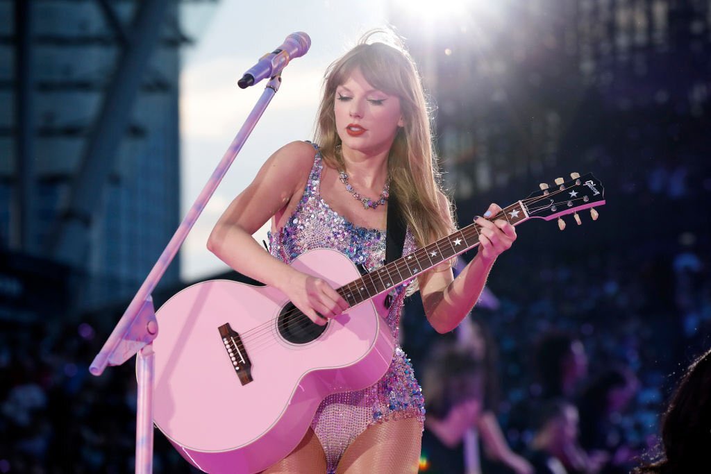 ThePopFlop's tweet photo. 🚨 | Recent studies show Taylor Swift as the most listened to artist by intelligent people. https://t.co/oyssKffvX3