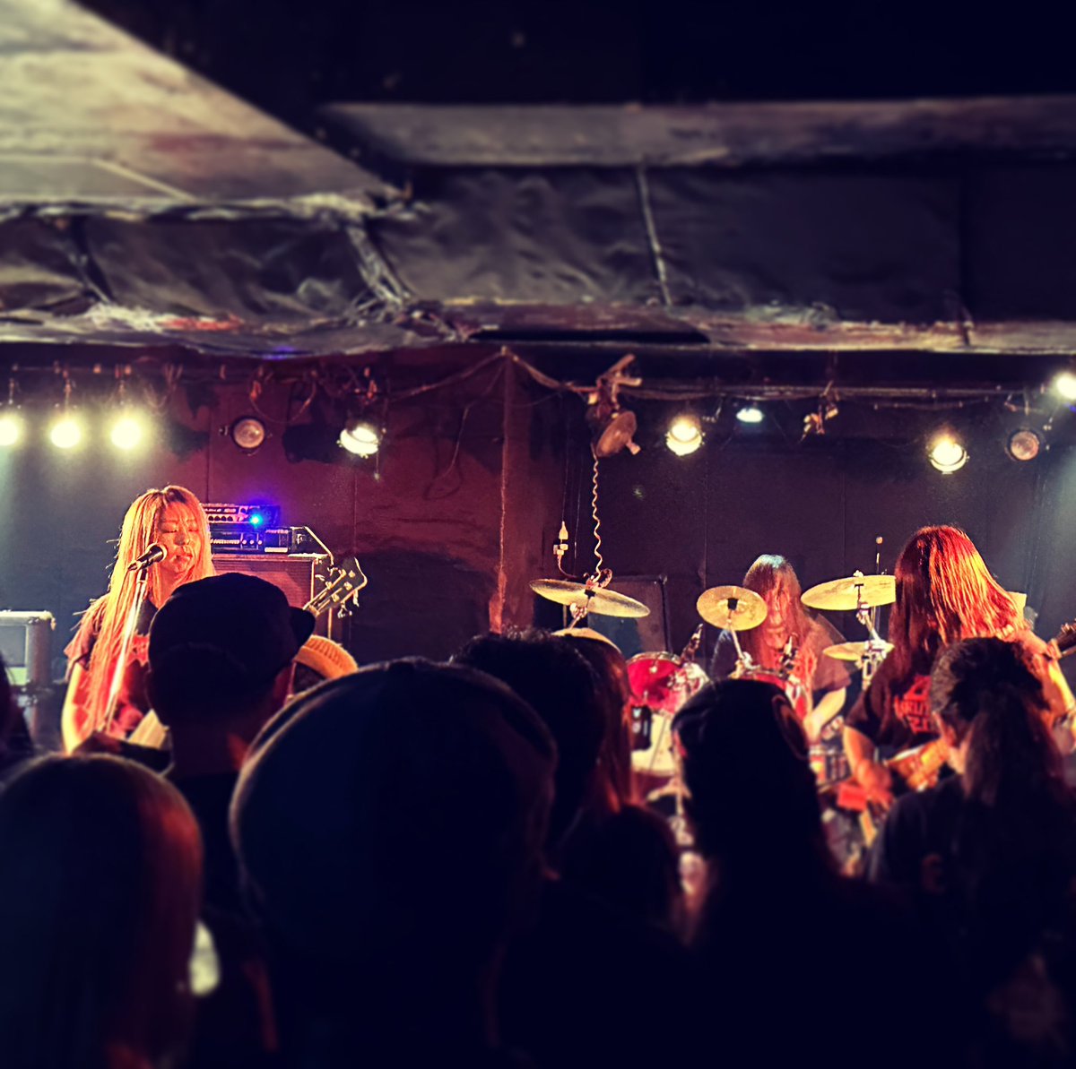 nbykisk's tweet photo. 20230716 Stigmatize @ 新大久保Earthdom
3人組ガールズデスメタル。初見だがスローとファストな複雑な展開構成のOSDMで驚いた
#tokyobrutalfest
#stigmatize https://t.co/iTgkjAY6IF