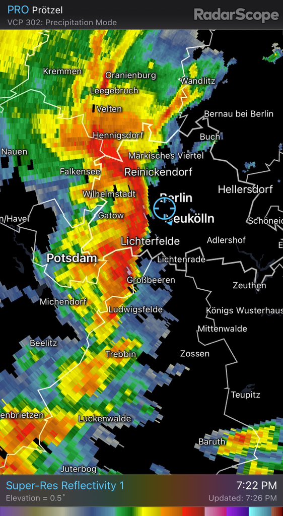 StormorKnot's tweet photo. Just sat down for dinner last night in #Berlin and this bow echo came through
#berlinweather #thunderstorm #bowecho #severewx #wxtwitter https://t.co/AqZenwb6GB