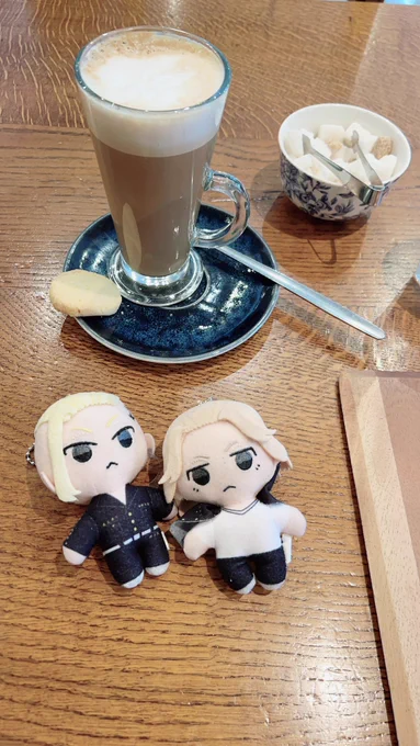 再び近所のカフェ。トフィープディングうまい