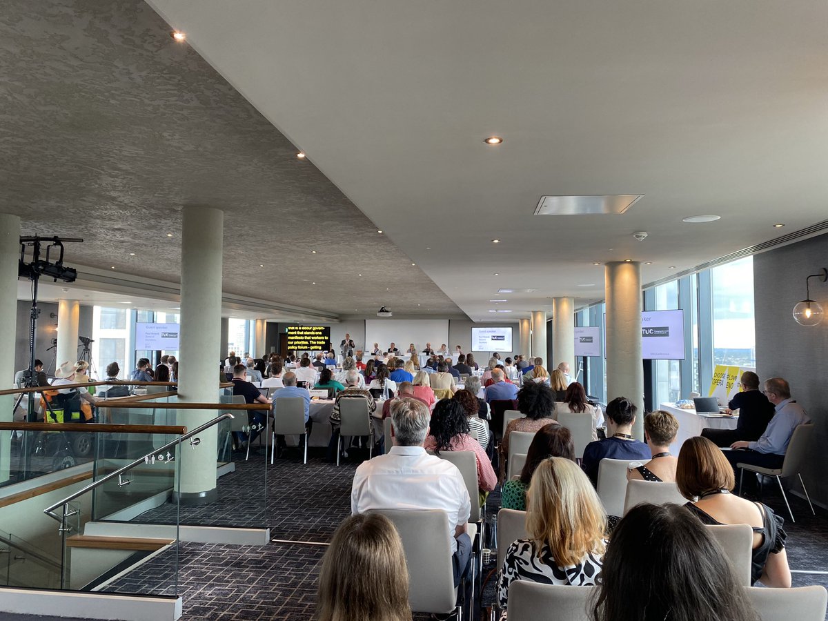 Kelly__Wood's tweet photo. What a wonderful rousing speech from @nowak_paul #MUConference on the threats to musicians, the failures of the government &amp; the power of the trade union movement. On the @The_TUC’s work to support the self employed: “it’s time to be bold &amp; ambitious” ✊ https://t.co/VcgX190TVB