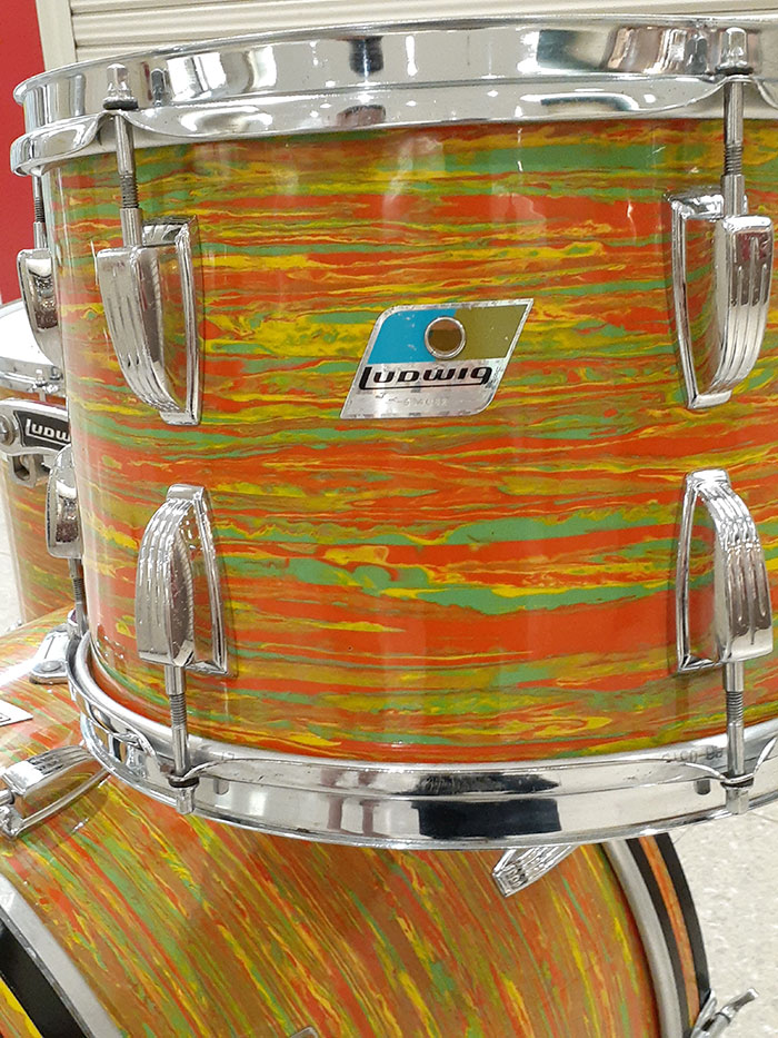 DRUM_CENTER's tweet photo. 人気の1970年代初期クリア塗装シェルのLidwigレアカラー・シトラスモッド3点セットの極上品入荷✨
抜群にサウンドも良いです。思わず拝んでしまいました...🙏
      ↓
https://t.co/zskcXQrl6E

#71superclassic
#citrusmod https://t.co/nJRF5HF0Ic
