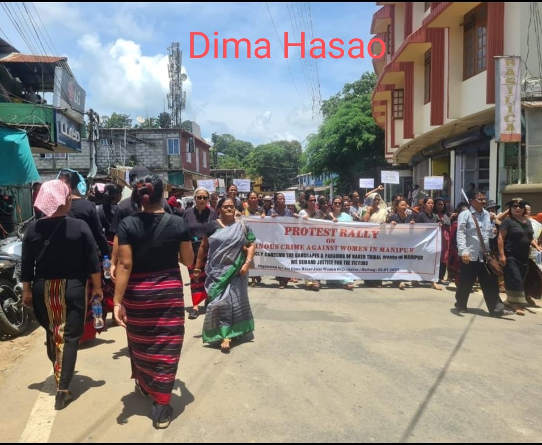 HSADelhi's tweet photo. #TRIBAL_UNITY
~Tens of thousands of people gathered all over Mizoram today to march in support of their brethren tribes in Manipur. The rally was organized by various CSOs of Mizoram.
~The Hmar Women's Association in Pherzawl District organised a protest against the monstrous and dehumanizing treatment of Kuki Hmar Zomi women in the present conflict.
~The All Dima Hasao Joint Women Organisation also held a rally against the heinous crime against women in Manipur. The rally was attended by thousands of women from diffrent communities.
#thankyouMizoram #UnitedWeStand
#dimahasao #pherzawl
#StopViolenceAgainstWomen