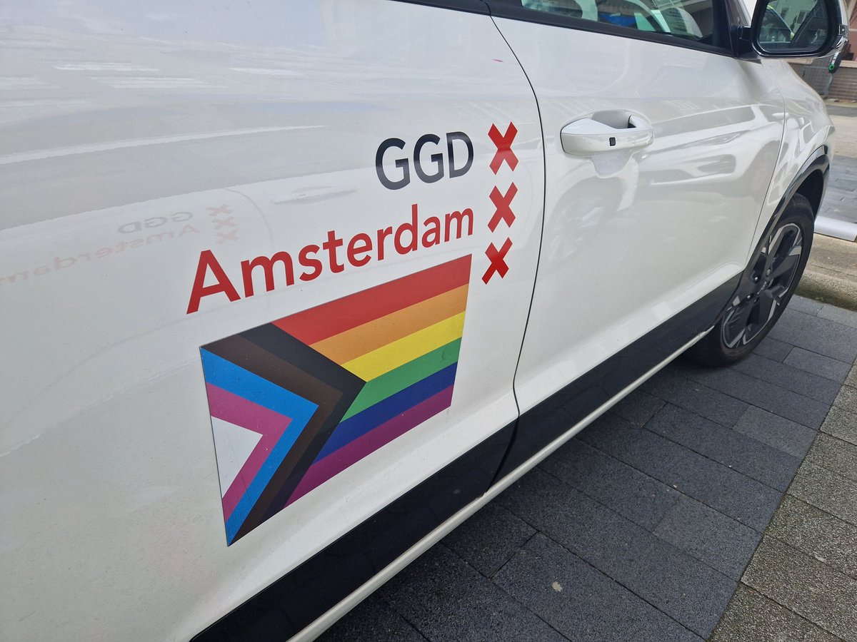 Ook onze dienstauto's hebben deze maand een mooie vlag. 🥰🌈 #pride