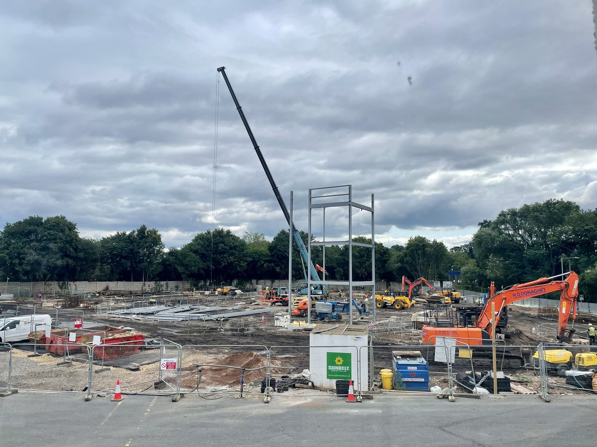 Big day <a href="/HWFireRedditch/">HWFireRedditch</a> today as the first steels go up for the new combined police and fire station 👍👍👍👍