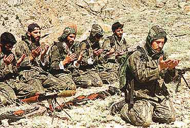 10usann's tweet photo. The Indian Navy launched 'Operation Talwar' to block Pakistani ports and prevent oil and fuel delivery throughout the conflict.
#KargilVijayDiwas #KVD2023 #24YrsOfKargil #HeroesOfKashmir https://t.co/i6yM2EMGNT