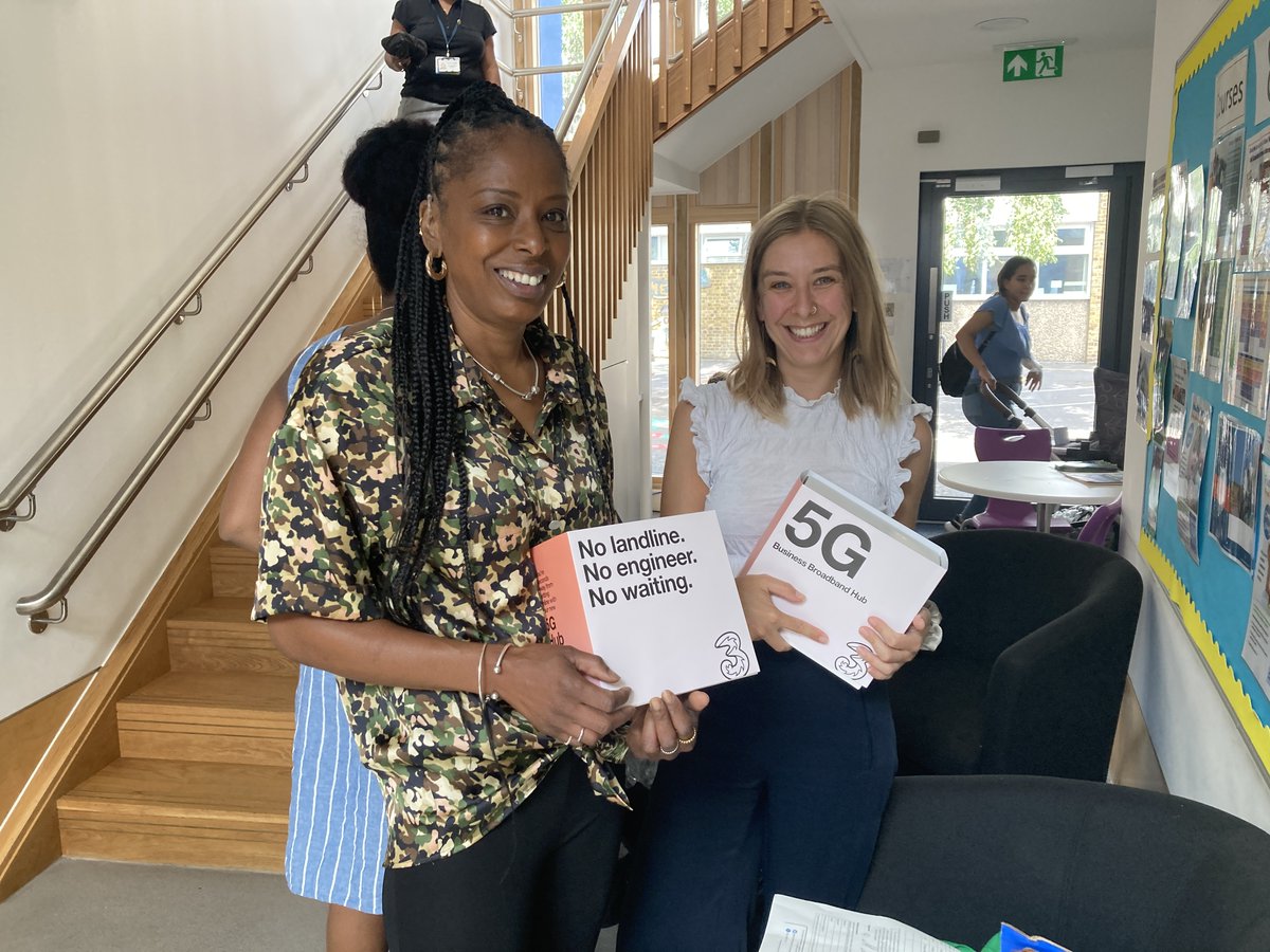 Thanks to @LQHomesMatter and @lambeth_council we've been able to support families @hf_cc to get online! Thanks @ThreeUK for providing landline free connection. This programme has been a huge success and made such a difference to young families in south London.