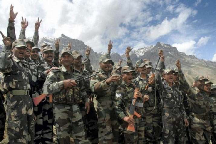 10usann's tweet photo. 26 July 1999 - Indian troops destroyed the Pakistan armed forces and recaptured all the key high posts in the mountain region of Tololing and Tiger Hill.
#KargilVijayDiwas #KVD2023 #24YrsOfKargil #HeroesOfKashmir https://t.co/k3b9qLszyp