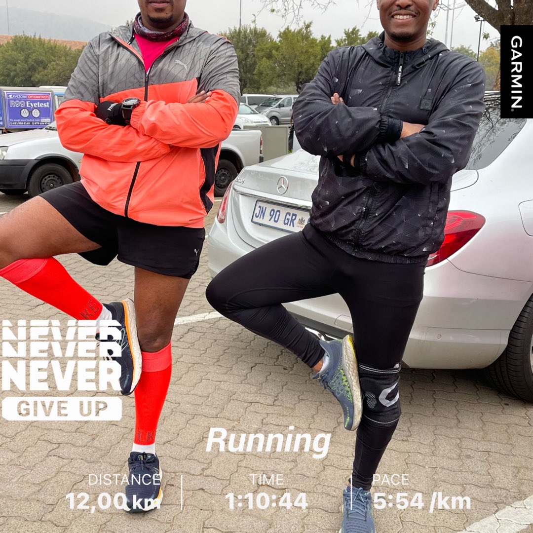 We woke up and hit the tar. #Trapnlos #RunningwithTumiSole #RunningwithLulubel #running #Runningman #SCTM