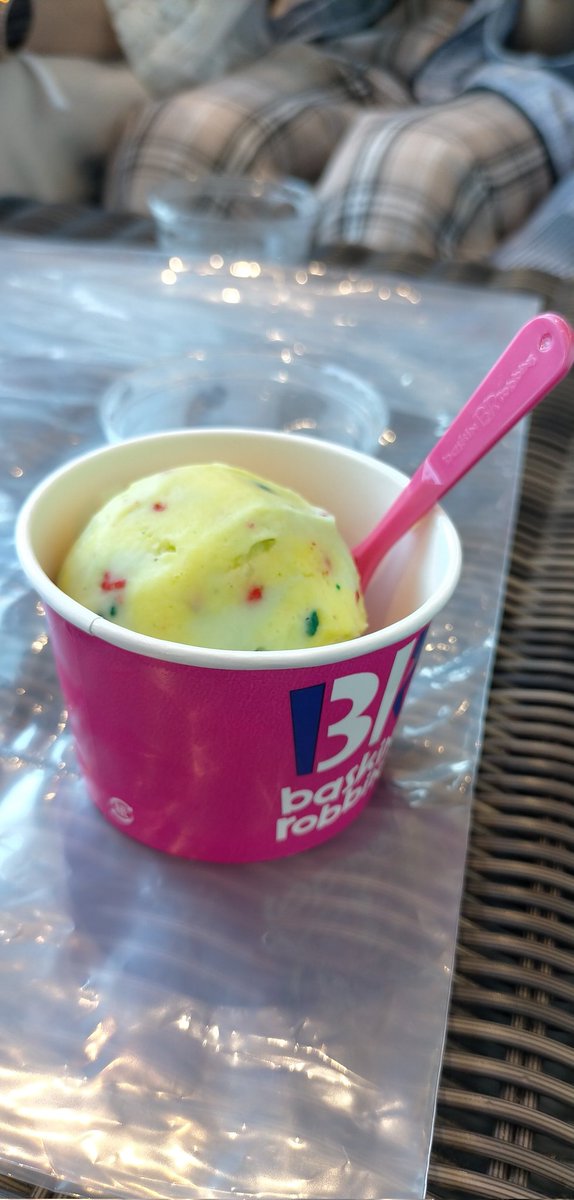 ポケモンコラボのサーティワンアイス食べた
うまかった