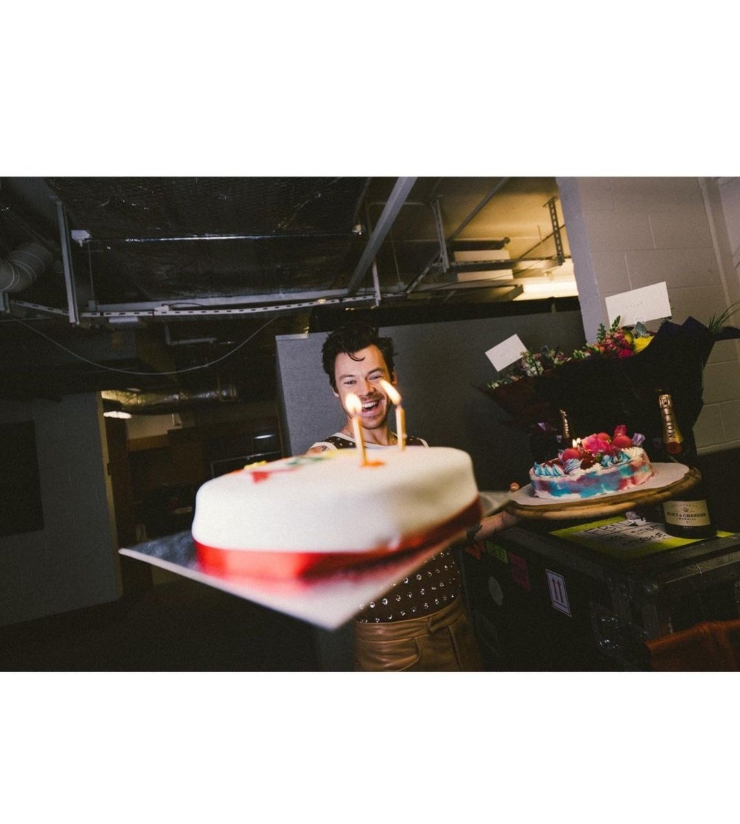 OH GOD, THESE ARE MY FAVOURITES. THANK YOU <a href="/LloyddWakefield/">Lloyd Wakefield</a> 🧎‍♀️🧎‍♀️