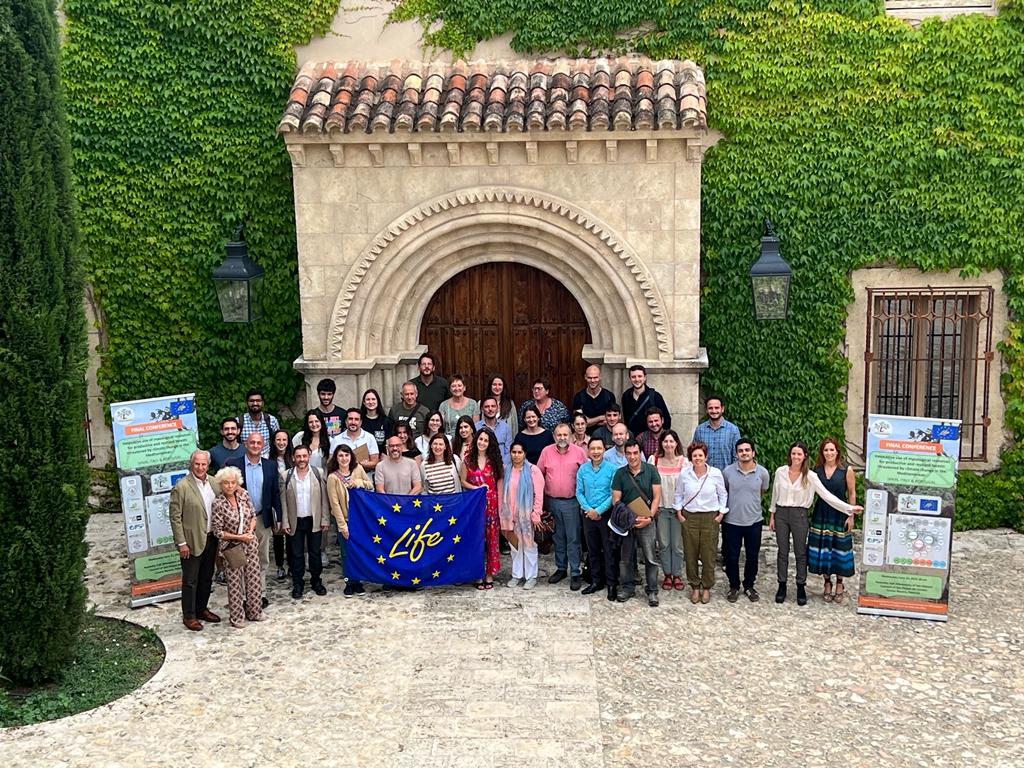 Julio Javier Díez Casero (@diez_casero) on Twitter photo In the Final Conference of MYCORESTORE LIFE action some weeks ago. A wonderful projet in the spectacular Monastry of San Pelayo (Cevico Navero, Palencia)
facebook.com/LIFEMycoRestore
<a href="/YoungForesters/">iuFOR UVa-INIA</a>
<a href="/mycorestore/">LIFE MycoRestore</a> In the Final Conference of MYCORESTORE LIFE action some weeks ago. A wonderful projet in the spectacular Monastry of San Pelayo (Cevico Navero, Palencia)
facebook.com/LIFEMycoRestore
<a href="/YoungForesters/">iuFOR UVa-INIA</a>
<a href="/mycorestore/">LIFE MycoRestore</a>
