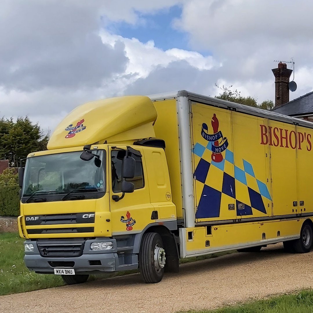 BishopsMove_'s tweet image. ⏰ Act fast! 🚚 Planning a summer move? Secure your preferred dates now!

August availability is limited. Visit bishopsmove.com for a free survey and quote. Lock in your moving dates hassle-free!

#MovingUK #BookNow #SummerMove #MovingHome #BishopsMove