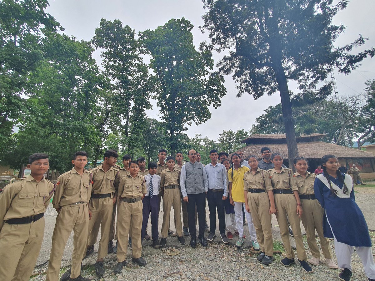 Celebrating the legendary Jim Corbett's birthday at #CorbettTigerReserve with local school children. 🐾 Interacting with young minds, spreading awareness about tiger conservation and the environment. Let's honor his legacy and pledge to protect our precious wildlife for