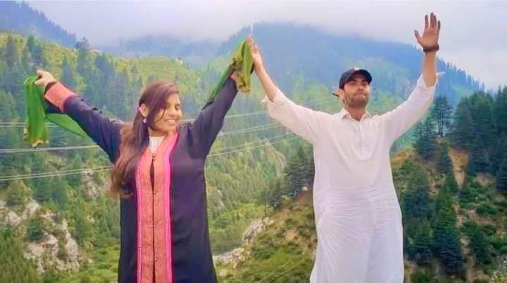 #بریکنگ_نیوز : #نکاح_ہوگئ 
فیس بک دوستی پر انڈیا سے پاکستان کے ضلع اپر دیر آنے والی بھارتی لڑکی انجو اور دیربالا کے نصر اللہ کا نکاح ہوگیا۔
انجو نے اسلام قبول کرکے نیا اسلامی نام #فاطمہ رکھا ہے۔
انجو اور نصر اللہ کا نکاح ڈسٹرکٹ کورٹ دیر اپر میں ہوئی ہے۔۔
(ذرائع )