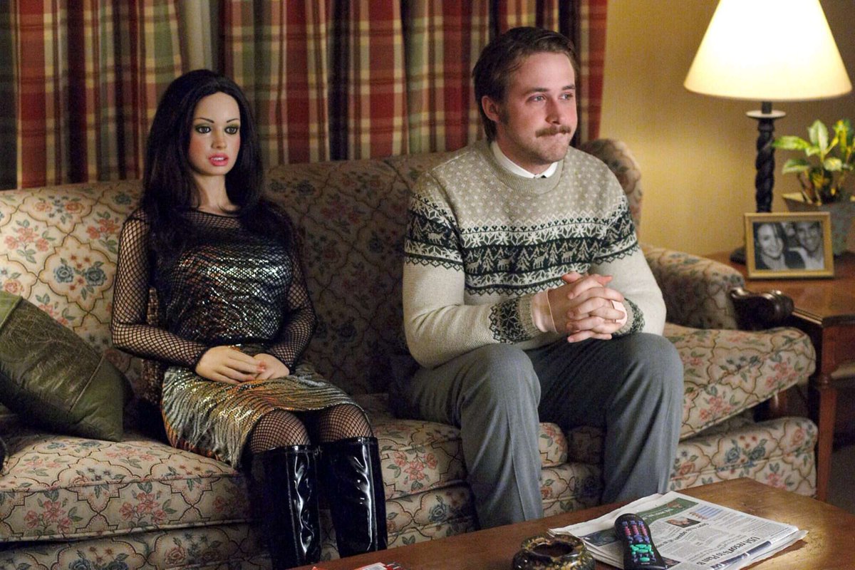 BlogFather_1's tweet image. Lars and the Real Girl: Quickfire Review available at blogfatherreviews.co.uk/2023/07/25/qui… now. 

Now one of two films where Ryan Gosling falls in love with a doll, this still may well be his best performance. A sincerely sensitive and quite touching little dramedy.