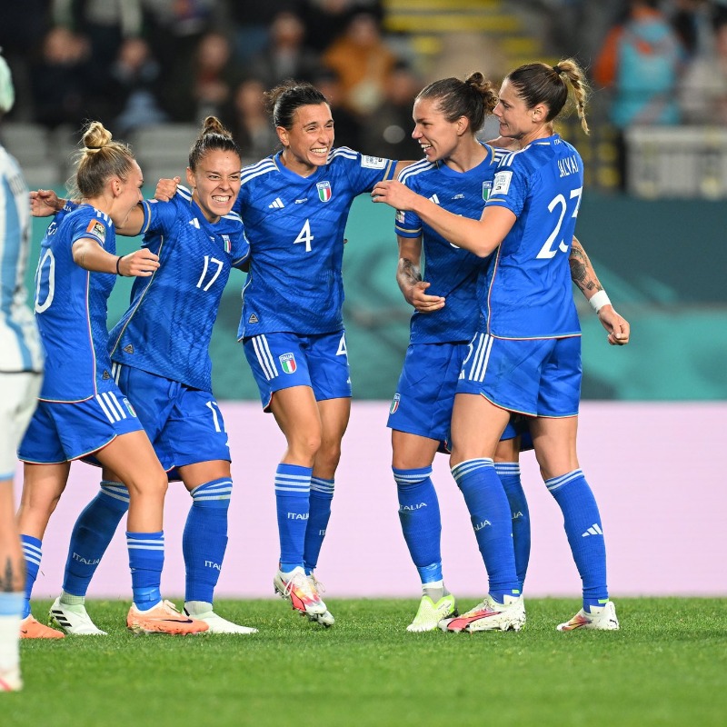 Azzurri_En's tweet photo. A famous #Azzurre #FIFAWWC victory 👇 🤩
#ITAARG #ITA #LeAzzurreSiamoNoi