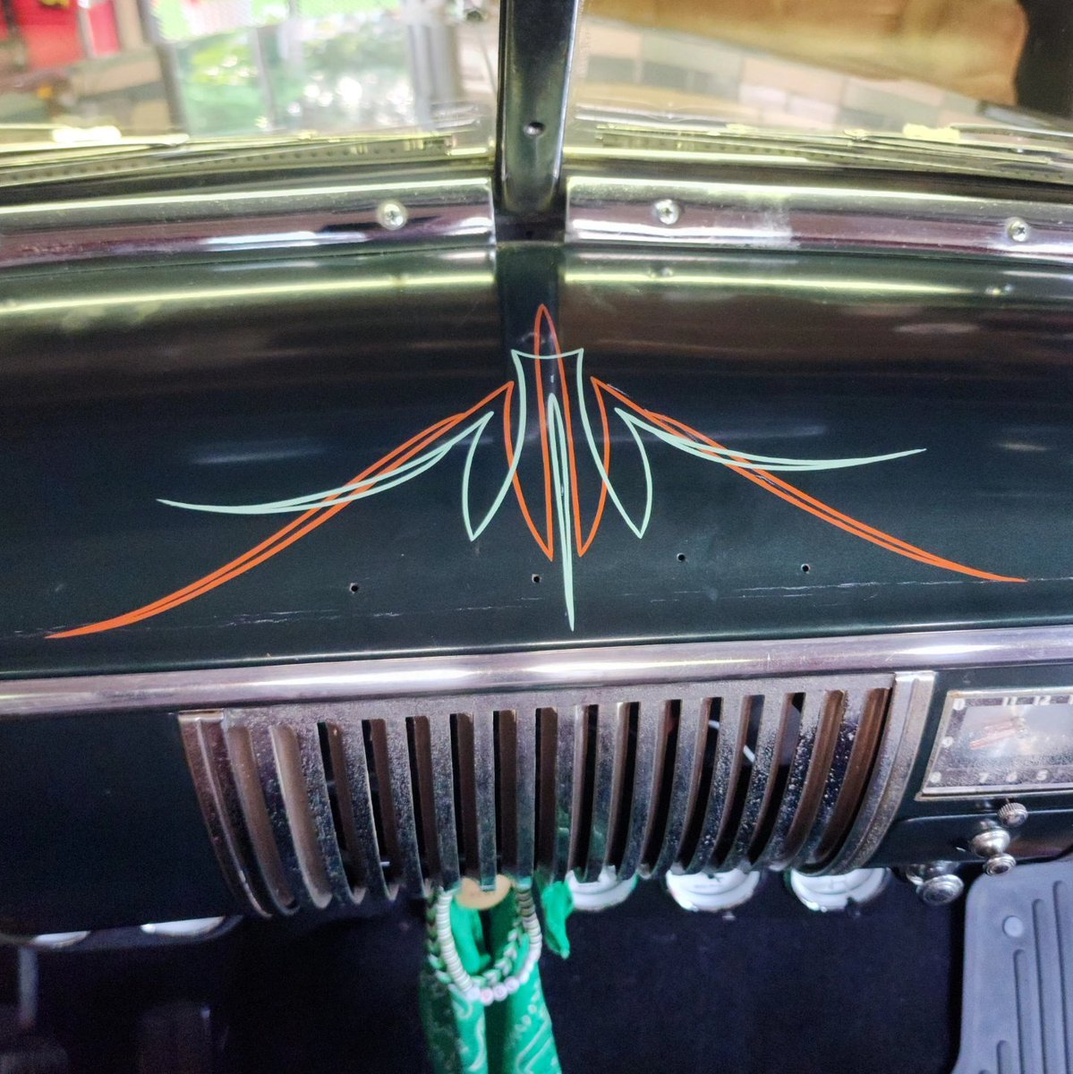 ChrisUyvari's tweet photo. #Chevrolet #49deluxe #bomb https://t.co/lrVSKVm2yF