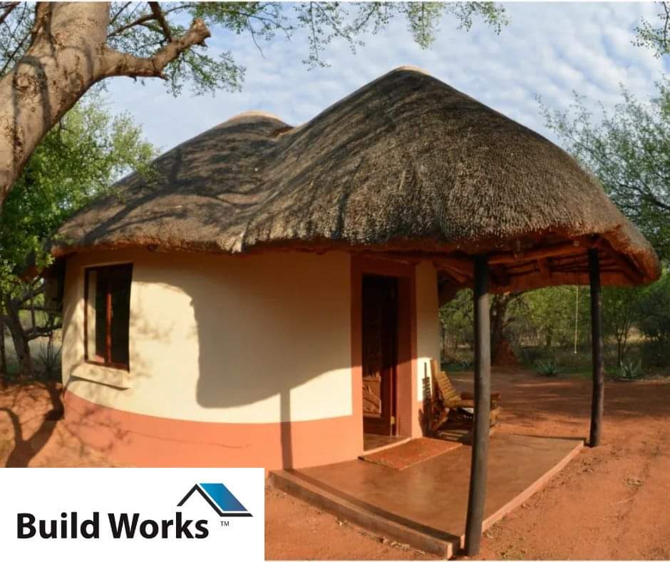 BuildworksS's tweet image. The Round House Building uses specially designed block moulds. These blocks are made on our vibrating tables. 
The 2 part mould system creating half block moulds for windows and door openings. Which can be built to any diameter from 2 to 20 metres.
#concretemoulds  #construction