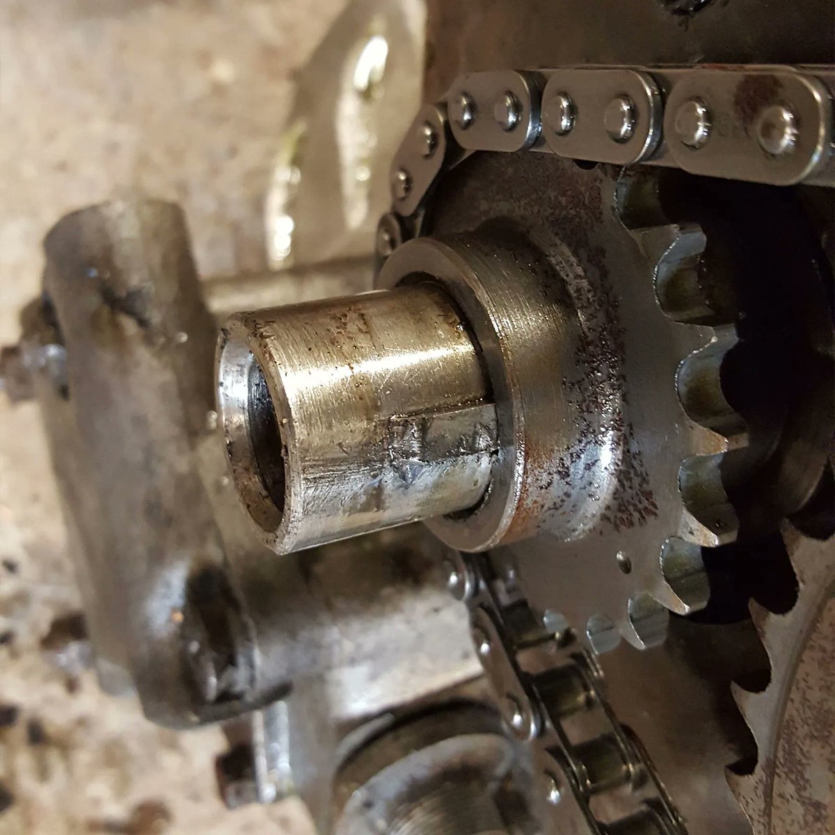 70sResto's tweet image. Uh-oh, looks like the primary gear of our #Midas #MkII restoration project needs some serious attention. Time to get to work! 🔧 #MiniMidas #CarRestoration #ClassicCar #ClassicCarRestoration #AutoRestoration #CarEnthusiast #CarCommunity #MidasMkII #CarRebuild #VintageCar