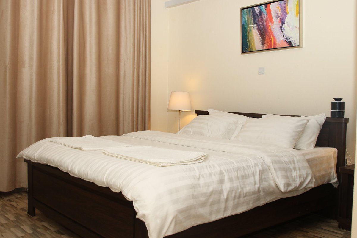 LarooVillas's tweet photo. @Ssenyonyiderick 🏡✨ Experience the enchanting beauty of Gulu at Laroo Villas! 🌳🌅
🌟 Luxurious villas 
🏞️ Spectacular views 
✅ Cozy and stylish interiors
🍳 Fully equipped kitchen
Book now: https://t.co/eG0leipRit…

#LarooVillas #Gulu #Getaway #Airbnb #Travel https://t.co/yp8mm89ZIj