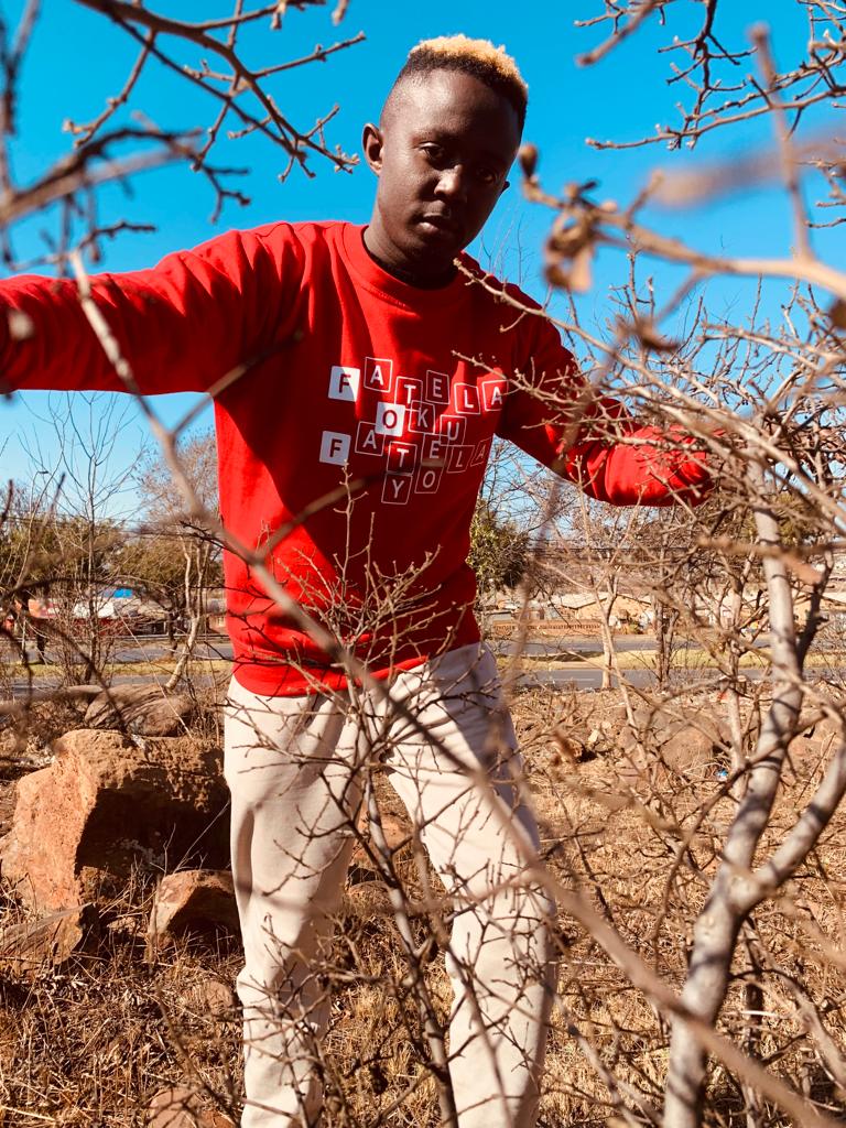 fatelayo's tweet photo. Fatela Oku Fatelayo Clothing Brand
One Day it will make sense 🤞🏻
0711620010 for purchase
#soweto
#fatela https://t.co/SbD8padDmP