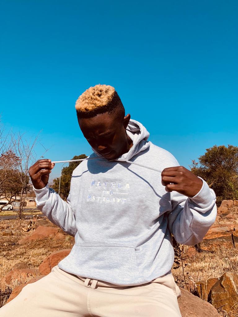 fatelayo's tweet photo. Fatela Oku Fatelayo Clothing Brand
One Day it will make sense 🤞🏻
0711620010 for purchase
#soweto
#fatela https://t.co/SbD8padDmP