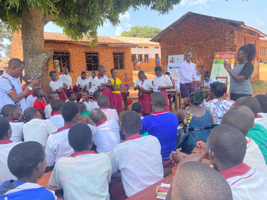 IUSYA_'s tweet photo. Engaging the boys and girls in a demonstration session of how to effectively use and dispose off menstrual pads.
#stopperiodpoverty
#stopperiodinequality. https://t.co/zdlNQbMNRV