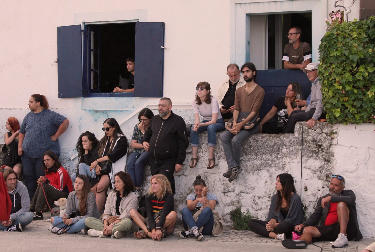refuxios's tweet photo. ⛵ As Xubias: ponto de fuga, e tamén de encontro. 

🌺 Que marabilla compartir a xornada de onte coa veciñanza e coa xente de Eumedre para recuperar o pasado antifascista aínda vivo deste barrio.

Grazas a @Dionisi51576196 e a todas!

#DíadasMapoulasLibertarias
#OBarrioNonEsquece https://t.co/yibXl4GCp4
