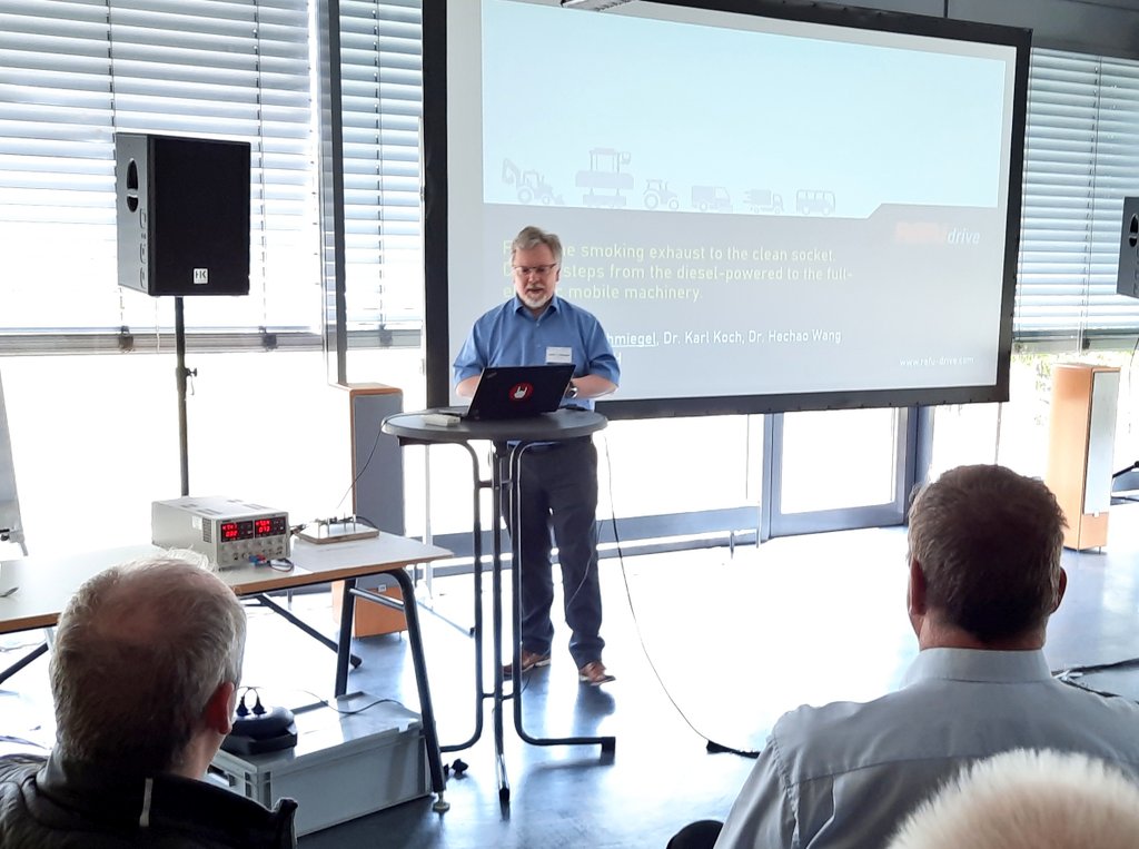 Armin Schmiegel, refu-drive.com, referiert über den Dreiklang aus Batterie, Motor und Wechselrichter in elektrischen Industriefahrzeugen. 
#Leistungselektronik #Antriebstechnik