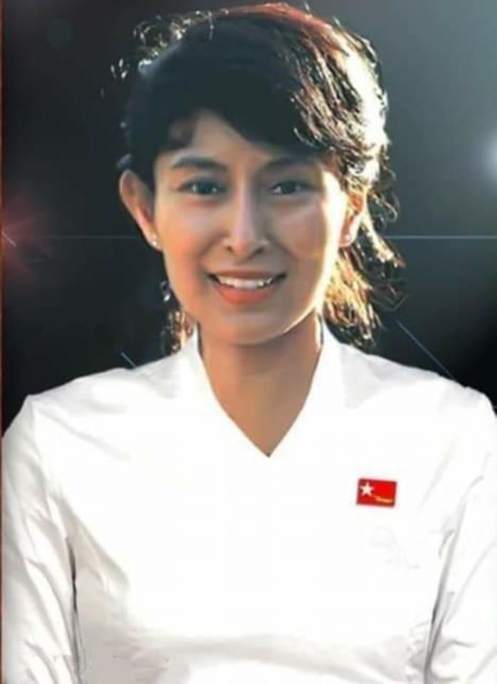 OoKoLinn3's tweet photo. နေပြည်တော်အချုပ်ထောင်မှာ ထောင်တွင်းအကျဥ်းချခံထားရတဲ့ ‌နိုင်ငံတော်အတိုင်ပင်ခံ #ဒေါ်အောင်ဆန်းစုကြည်ကို ဒုတိယဝန်ကြီးအဆင့် နေထိုင်တဲ့နေပြည်တော်က နေအိမ်တစ်လုံးကို စစ်ကောင်စီကပြောင်းရွှေ့လိုက်တယ်လို့ အကျဥ်းထောင်နဲ့နီးစပ်သိရှိသူကပြော
#ဘီဘီစီ

မရှိခဏ
မုဆိုး https://t.co/mxRnl3ljs4