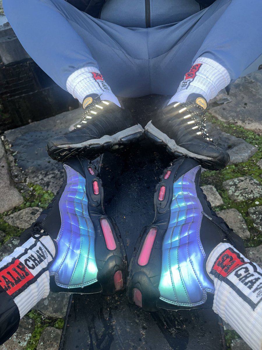 hot_lad_92's tweet photo. Throwback to a meet with @MasterScottUK #scallys #chavs #airmax95s #scallygram #socks #fitlads 😈😈 https://t.co/ncrsSs4EA4