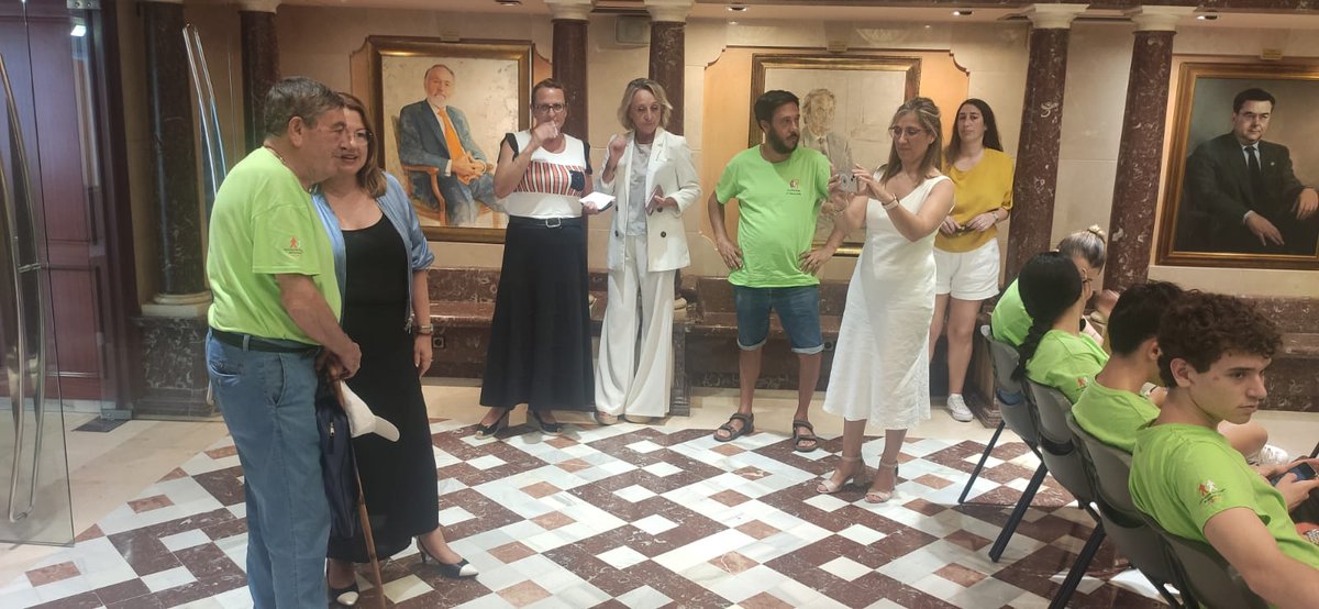 hemofiliamur's tweet photo. Esta mañana viajamos a #Cartagena para visitar la @asambleamurcia, donde nos recibe la presidenta Dña. Visitación Martínez. Nos han enseñado el Patio de los Ayuntamientos de la Cámara Parlamentaria y la Sala de las Comarcas.
#hemofilia #hemopeques @AytoCartagenaES https://t.co/pjSqJE1xpo