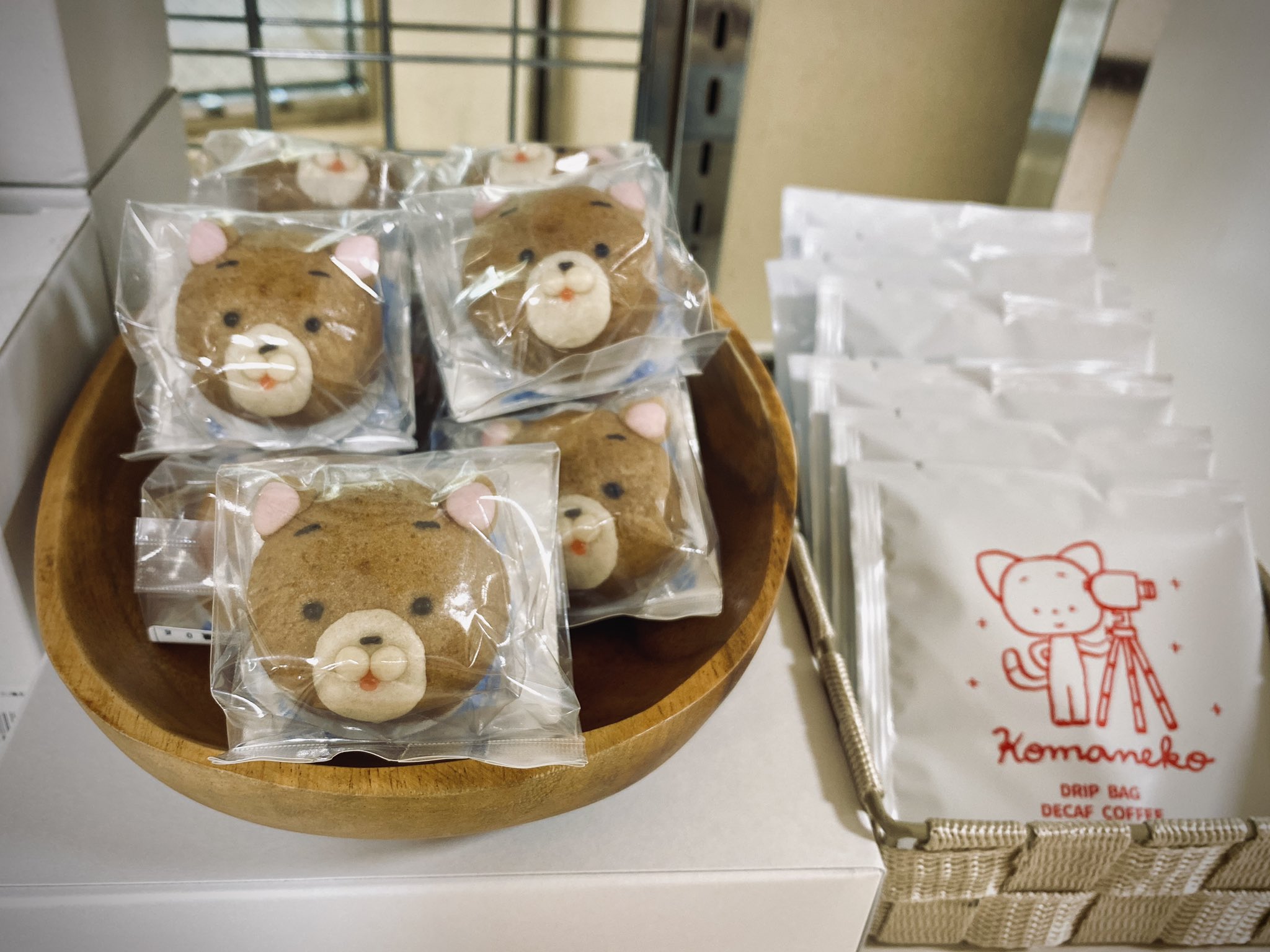 うのにもお得な こまねこ【公式】こまねこのかいがいりょこう 10.25 公開🐱 on X ジグソーパズル