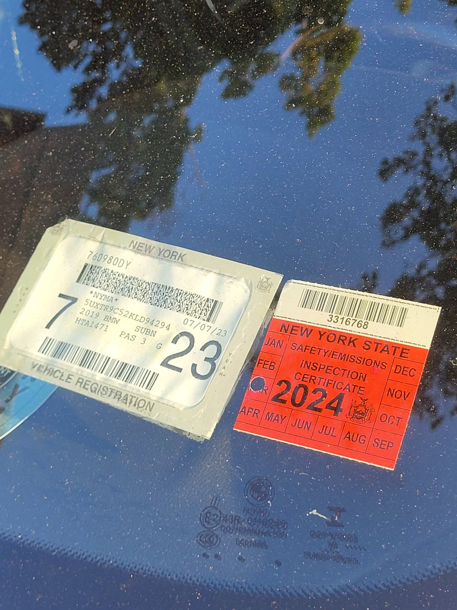 Guess it's too humid to park legally? <a href="/placardabuse/">placard corruption</a> <a href="/NYPD71Pct/">NYPD 71st Precinct</a>