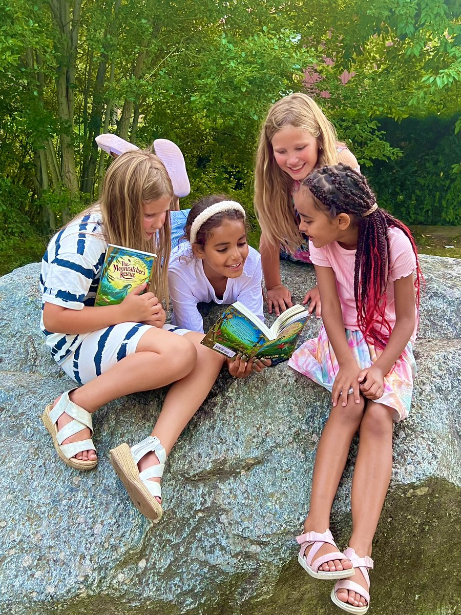 CALLING MUMS, DADS, NANNAS &amp; GRANDADS EVERYWHERE… Summer reading suggestion: THE MOONCATCHER’S RESCUE. And after you’re done, the kids might like it too! 😀 Hand it over! #MooncatchersRescue #karenlambauthor #childrensbooks #walkerbooksuk #liavisirin #schoolholidays #summerread