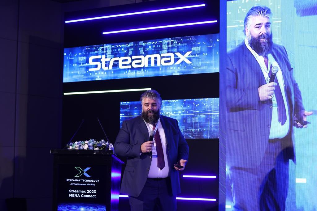 sts_gcc's tweet image. We were honoured to be part of the #StreamaxMenaConnect event on the future of #IntelligentTransportSystem. We were presented with an #AppreciationAward from Streamax President, Zhijian Zhao, in recognition of our partnership on the #SmartBus project. #STSGroup #SafeTimelySmart