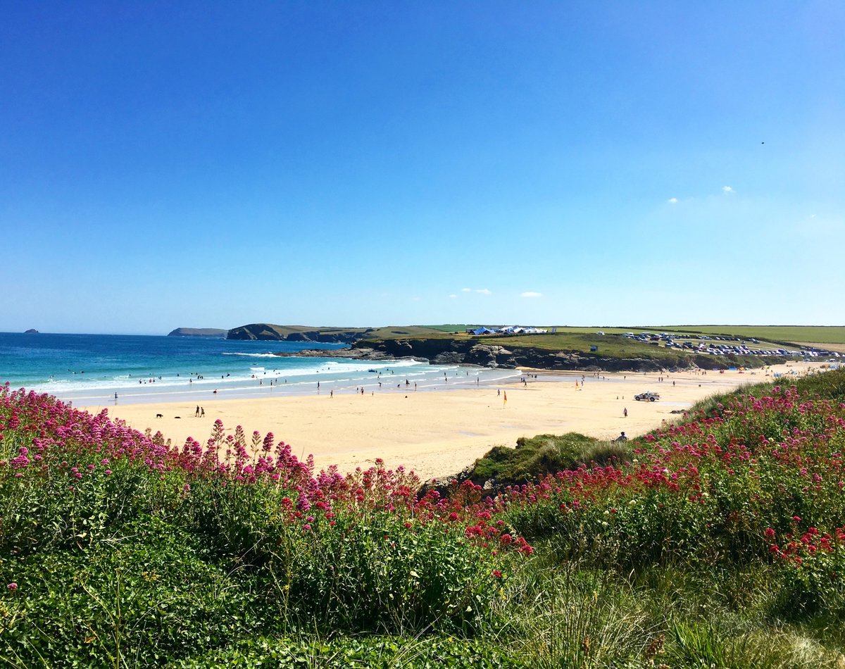 Round up your favourite people and escape to the Cornish coast for a self-catering break 26th August - 2nd September staying at @Jill_Stein's wonderful Martindale - just a few miles from Harlyn Bay. Find out more and book your bank holiday break here: bit.ly/44TLXRi