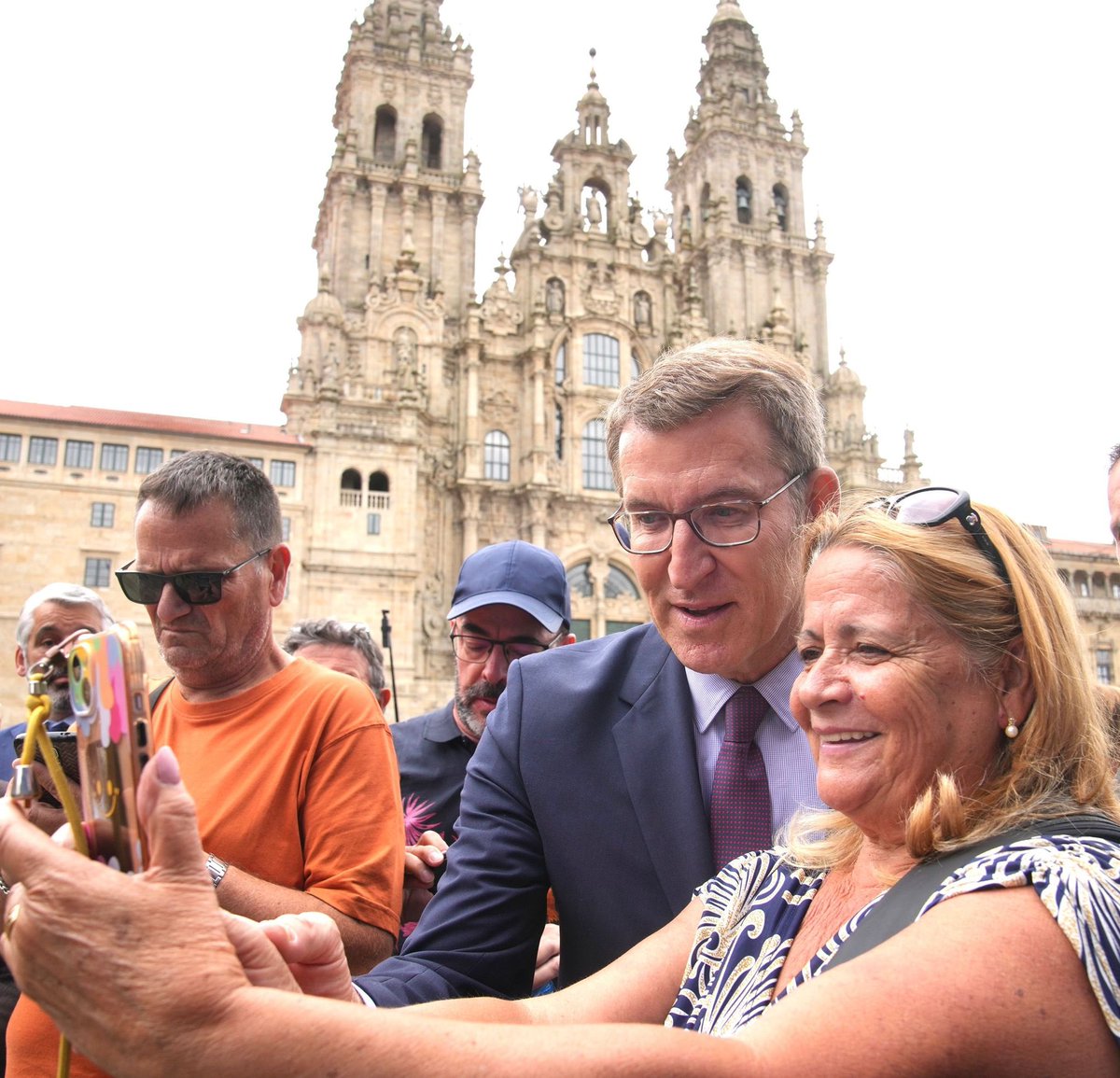 NunezFeijoo's tweet photo. Es un honor asistir un año más a la festividad del Apóstol Santiago, patrón de Galicia y de España.

Feliz día a todos. https://t.co/FlfylrETYZ