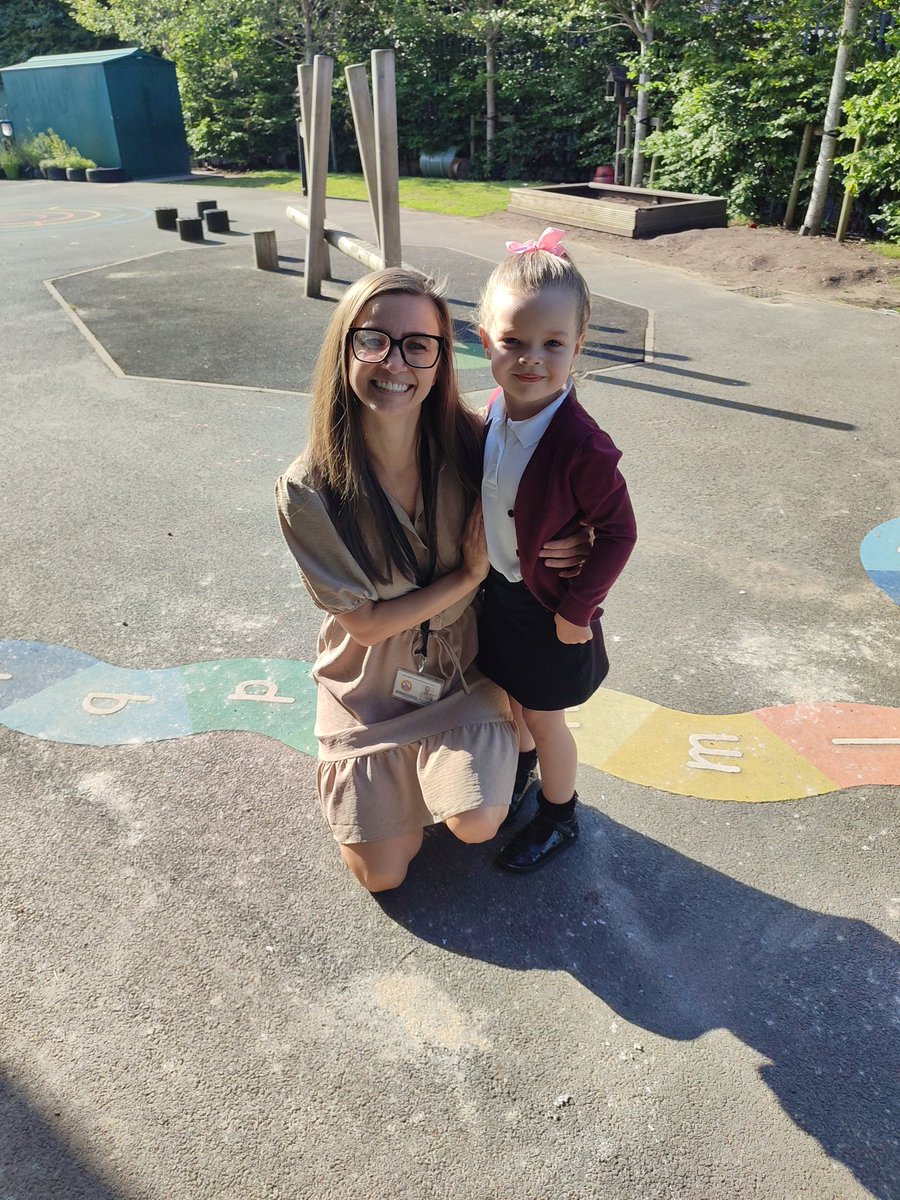 sallyt_85's tweet photo. The most special nursery teachers (+Mrs Barlow). Thank you for helping Gracie to become the little star that she is and preparing her for her next steps into reception. Have a fantastic, well deserved break over summer 🌟 @fordbridge2013 https://t.co/4RC84o9iqE