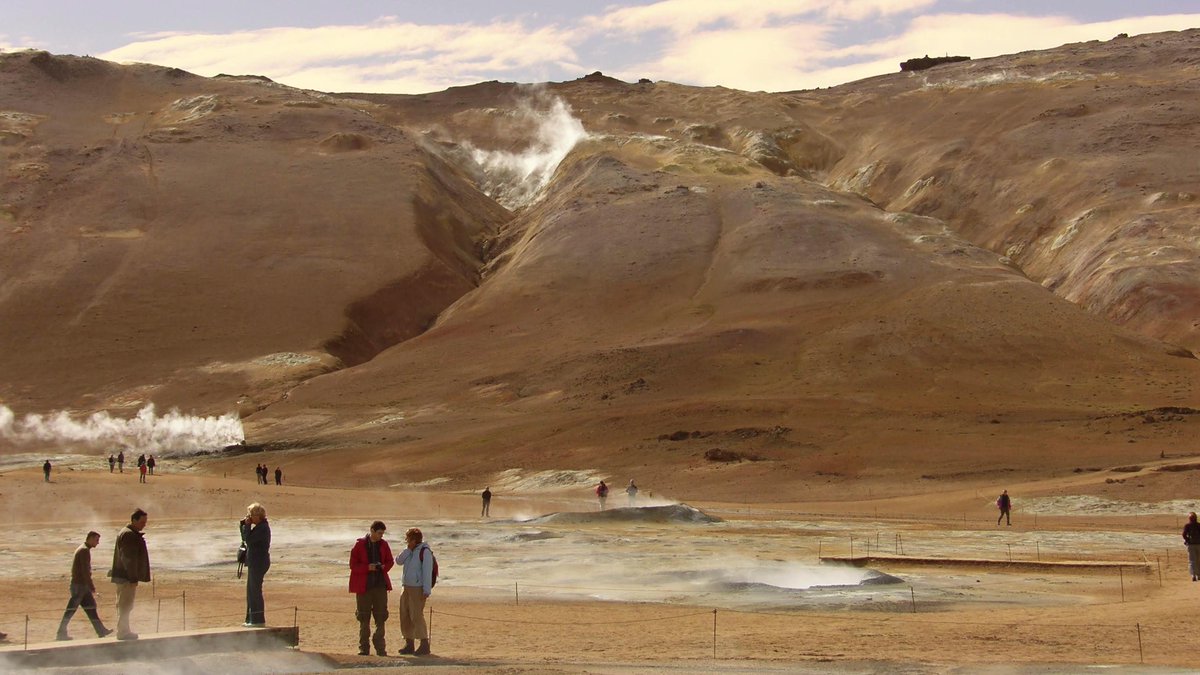 IcelandinFocus's tweet photo. Explore the otherworldly beauty of Námaskarð in Mývatn, Iceland! Witness bubbling mud pots, steaming fumaroles, and vibrant mineral-rich terrains that transport you to a surreal land of geothermal wonders. #Námaskarð #Mývatn #Iceland #Geothermal #TravelTuesday https://t.co/bc52D48M27
