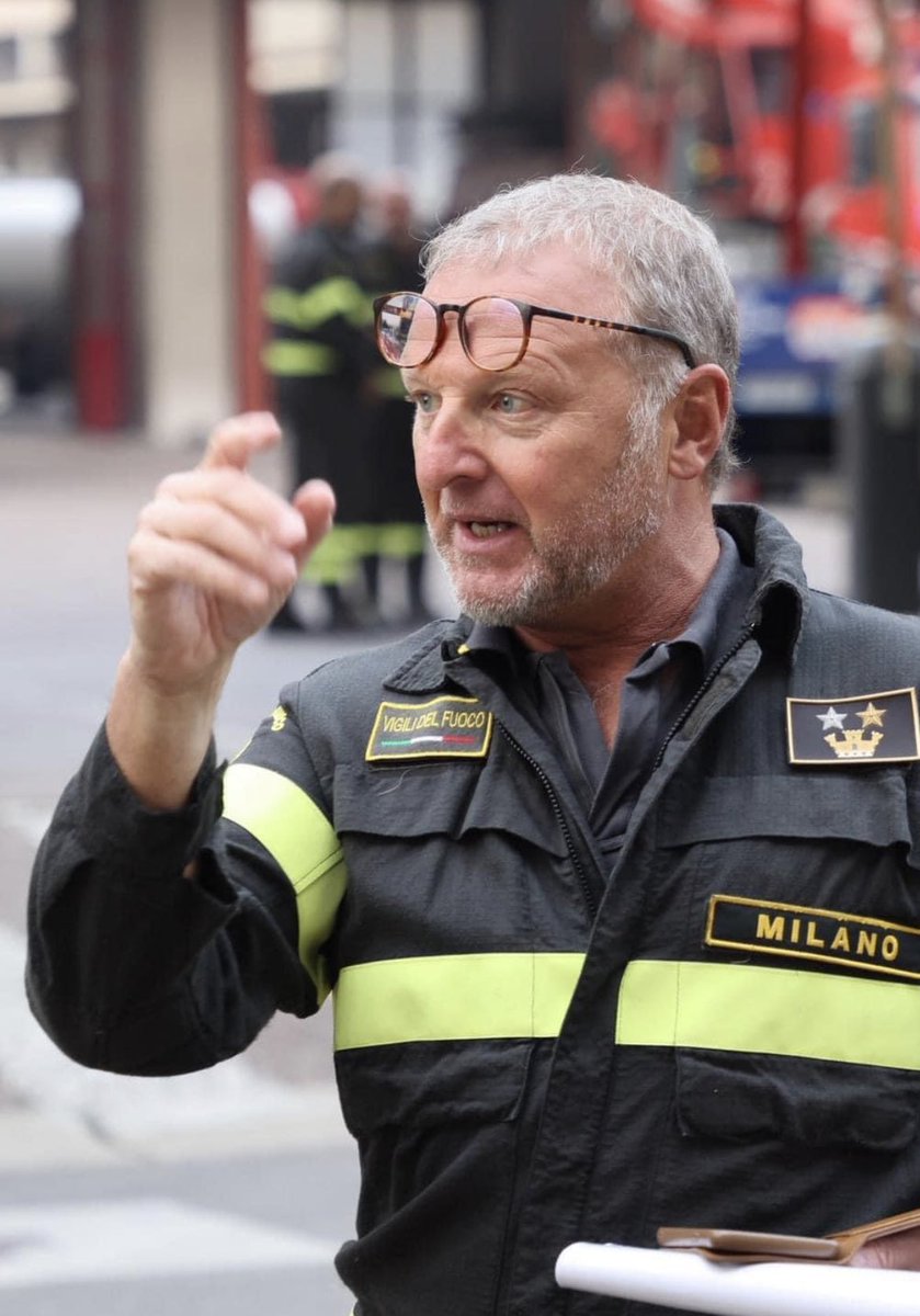 cherchiandrea's tweet photo. Un grazie infinito si Vigili del Fuoco che, in queste ore, stanno davvero facendo l’impossibile. Grazie per tutto il lavoro!! #milano https://t.co/tYcE4nlHep