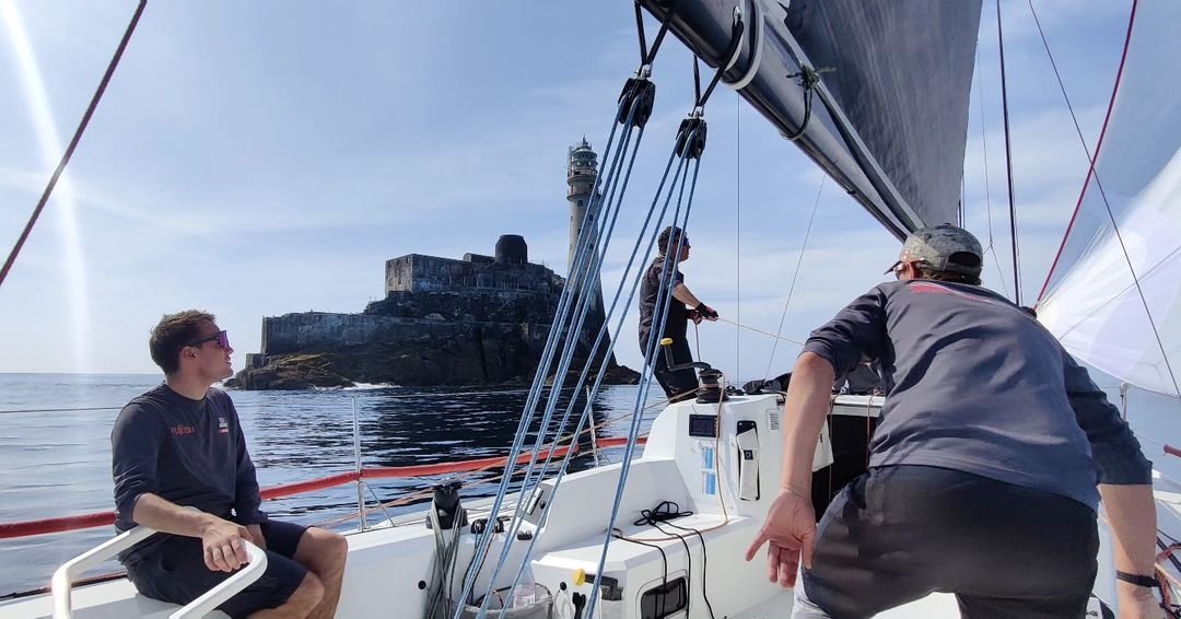 ArmySportASCB's tweet image. Fastnet Rock 🪨 

Now pushing hard for Cherbourg on Fujitsu British Soldier for the crew from @SailArmy

#ArmySailing #rolexfastnetrace #rorcracing #50thedition #BritishArmySport