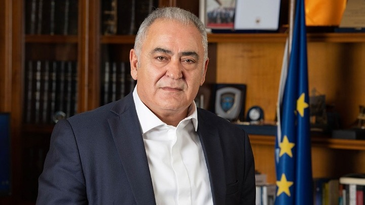 ΑΠΕ-ΜΠΕ tweet media