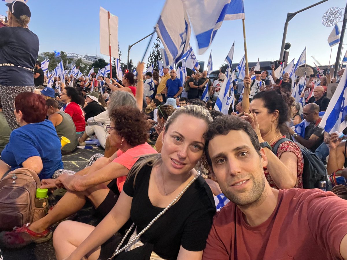 אם לא תקום להיות אזרח הם יהפכו אותך נתין! 🇮🇱

המדינה הפסידה אתמול, אבל אנחנו לא נוותר
ממשלת ישראל מנהלת מלחמת התשה נגד הציבור הליבראלי במדינה
התעוררנו ואנחנו נחושים מאי פעם!

ביחד ננצח ✊
#תקווה