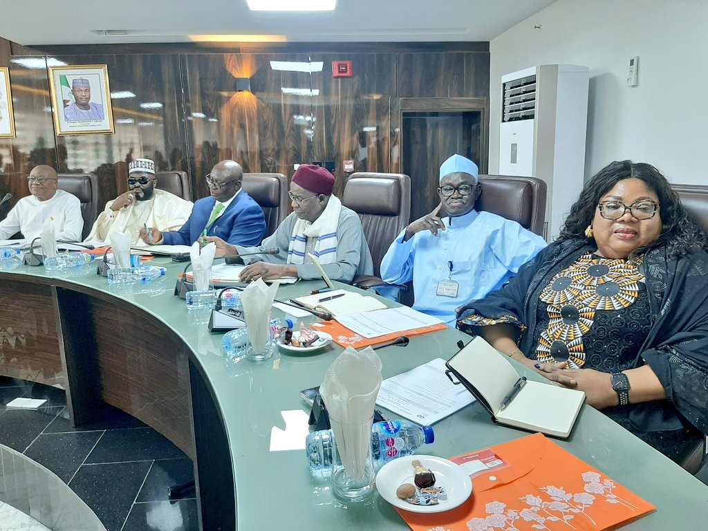 inecnigeria's tweet photo. INEC Chairman, Prof. Mahmood Yakubu, along with the Commission's Members, in a meeting with Leaders of Political Parties to Review the 2023 General Election. The meeting is ongoing at the Commission's conference room in Abuja. https://t.co/vqyKL0grm4