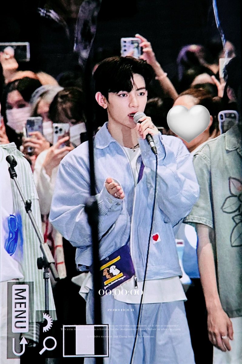 zerohour_zh's tweet photo. 230725 진짜 너무너무 사랑하고 생일 축하해🫶🏻🫶🏻 #장하오 #ZHANGHAO #제로베이스원 #ZEROBASEONE #ZB1 https://t.co/7LladqWsis